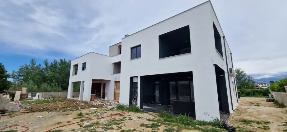 vrsi, zukve, kuća s bazenom (319m2), 300 metara do mora, novogradnja! - slika 12