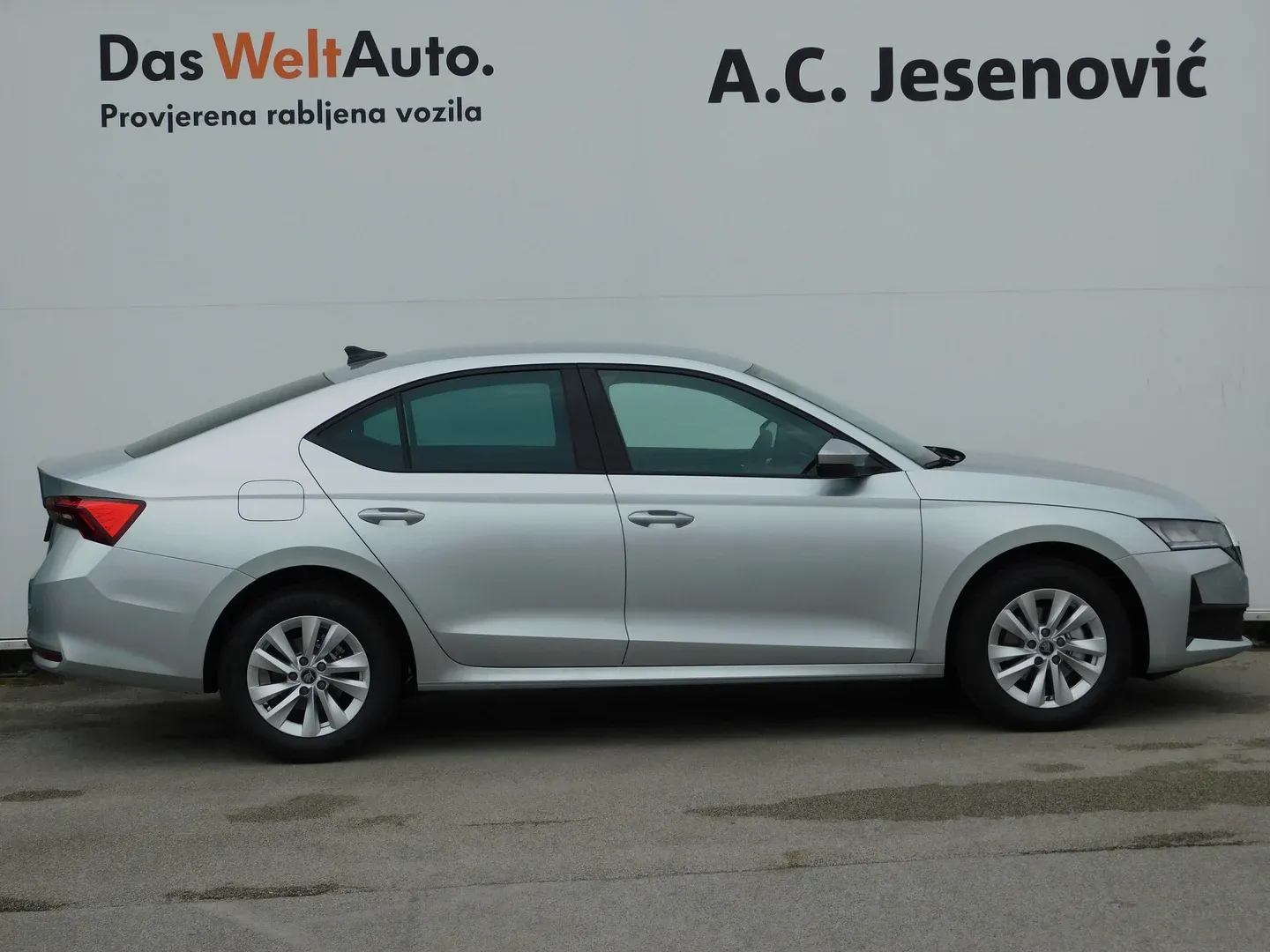 12741 škoda octavia fl essence 2.0 tdi - slika 4