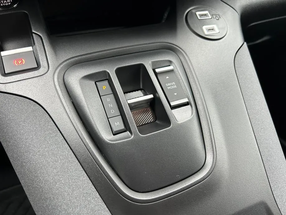 peugeot rifter business l2 allure bluehdi 130 eat8 - slika 14