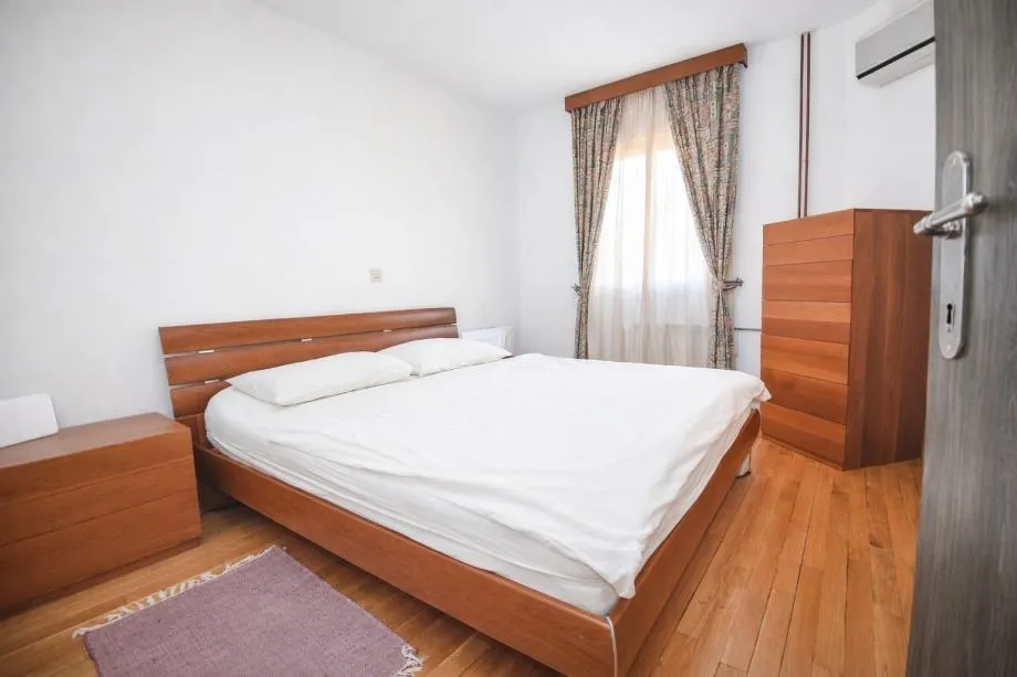 rijeka,vežica-samostojeća kuća s velikom ograđenom okućnicom i garažom - slika 6