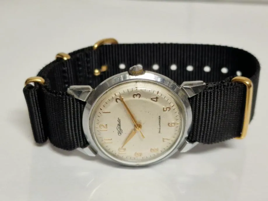 ručni sat kirova made in ussr - 34 mm / r1, rate! - slika 2