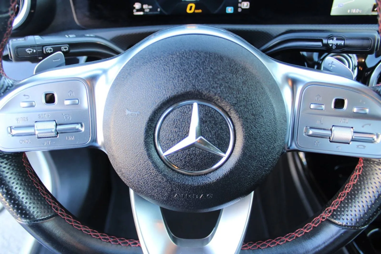 mercedes-benz klasa a 200d automatik amg *led, navigacija, kamera* - slika 11
