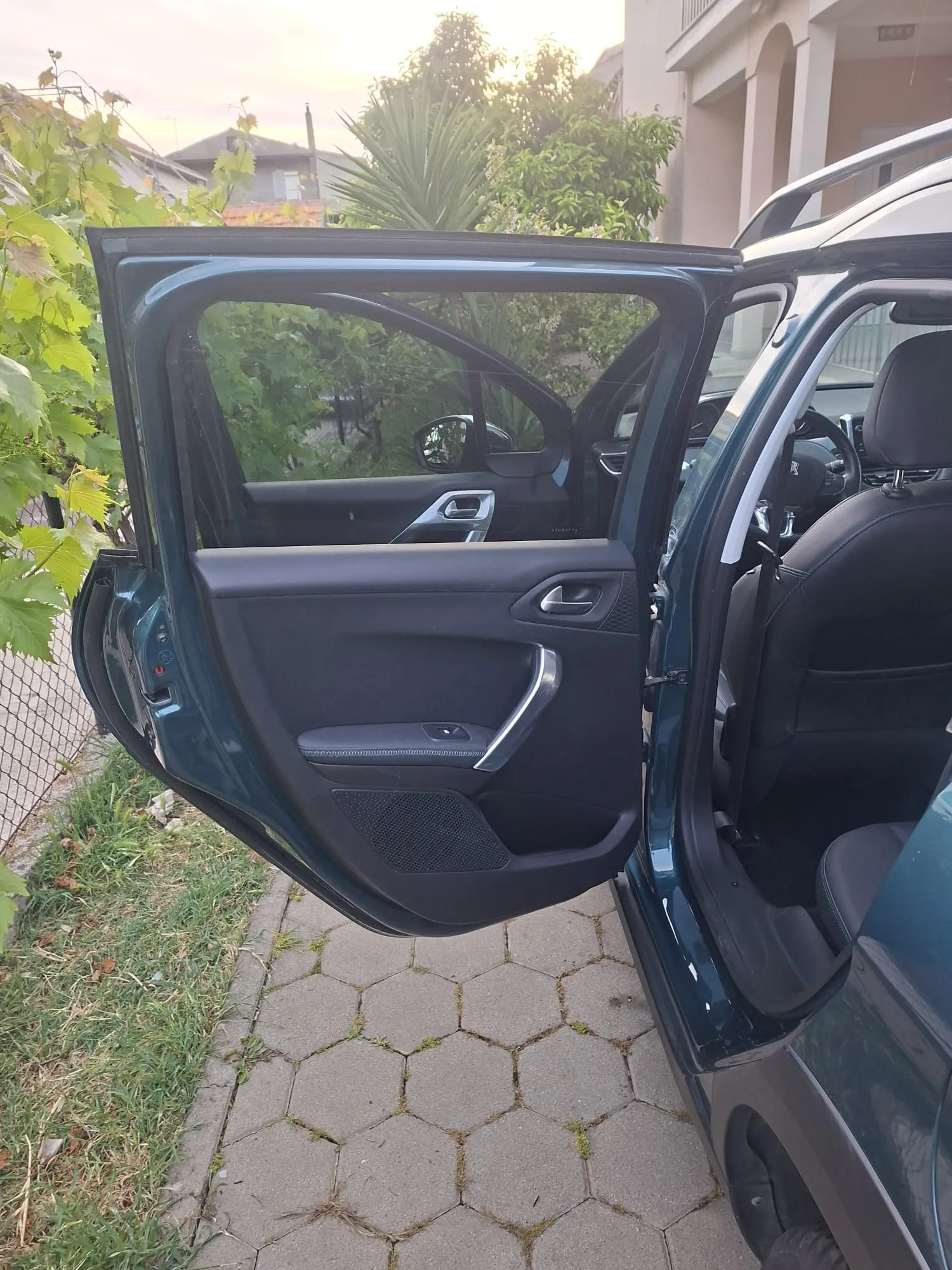 prodajem peugeot 2008 bluehdi - slika 15