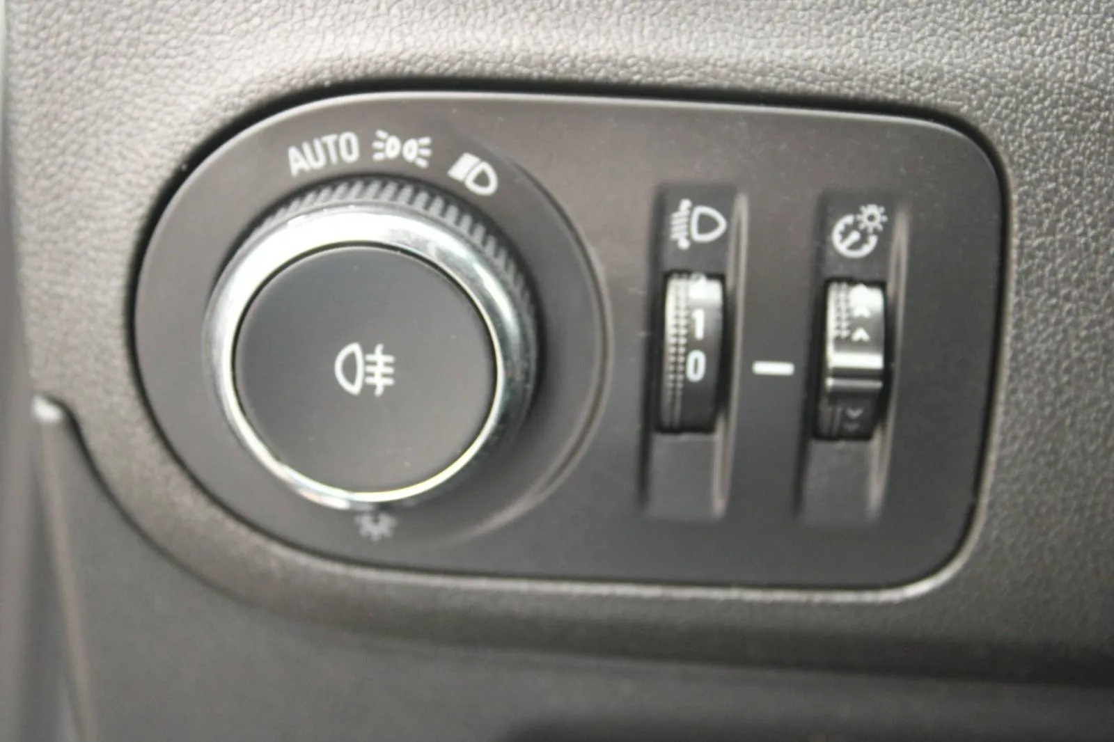 opel crossland 1.2 turbo automatik *led, navigacija* - slika 11