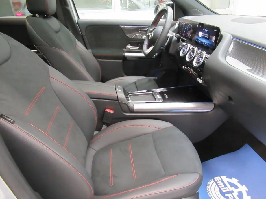 mercedes-benz gla 200 d amg line/night/pano/multibeam led/keyless - slika 9