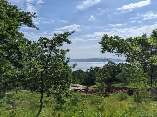 labin, zemljište s građevinskom dozvolom od 1236 m2, pogled na more - slika 2