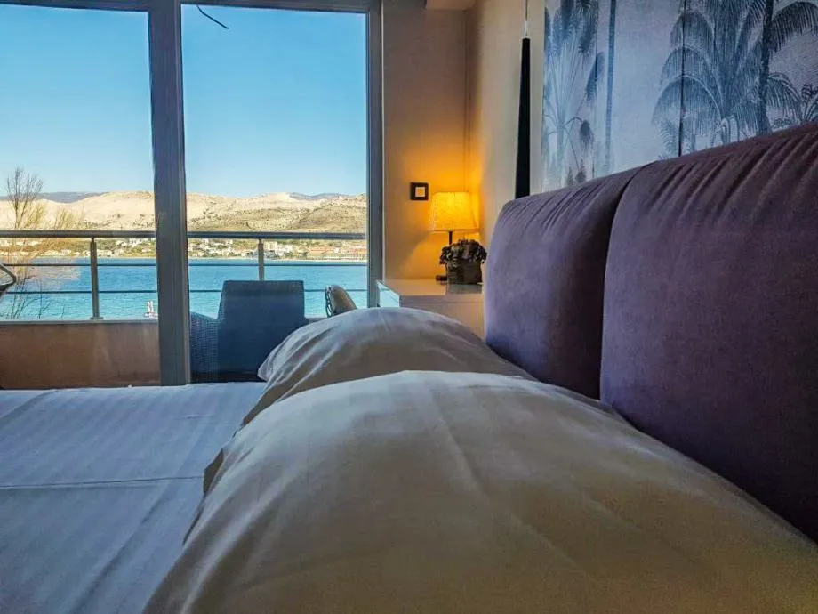 otok pag-šarmantan boutique hotel – prvi red do mora - slika 2