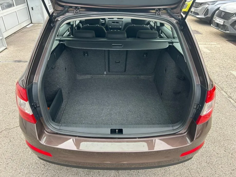 škoda octavia sw 1,6 tdi - 149.000km - servisna - odlična - reg 1 god! - slika 20