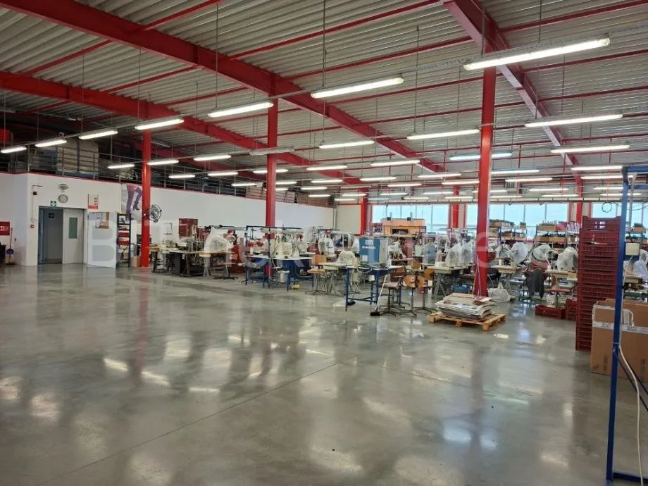 poslovni prostor prodaja centar 1500 m2 (prodaja) - slika 9