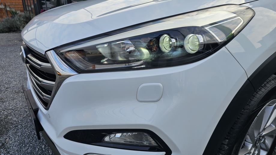hyundai tucson 1.7 crdi,xenon,panorama,navigacija,kamera,gr.sj,alu 17, - slika 7