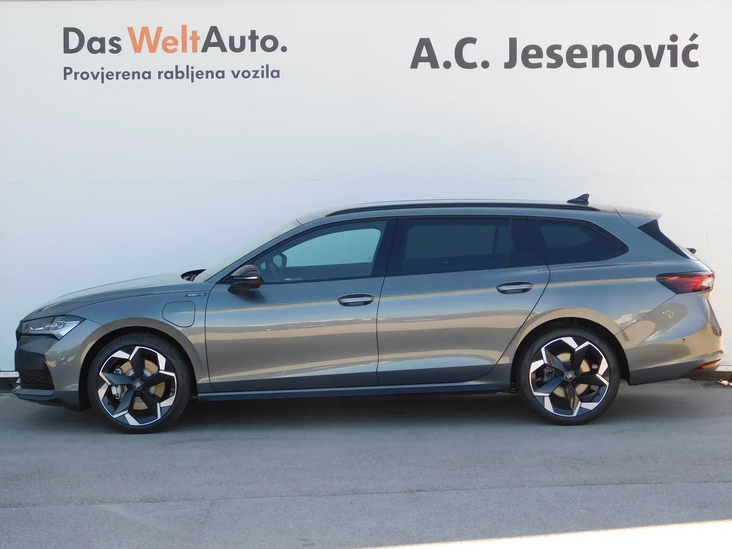 12510 škoda superb combi sport.plus 1.5 tsi dsg phev - slika 6