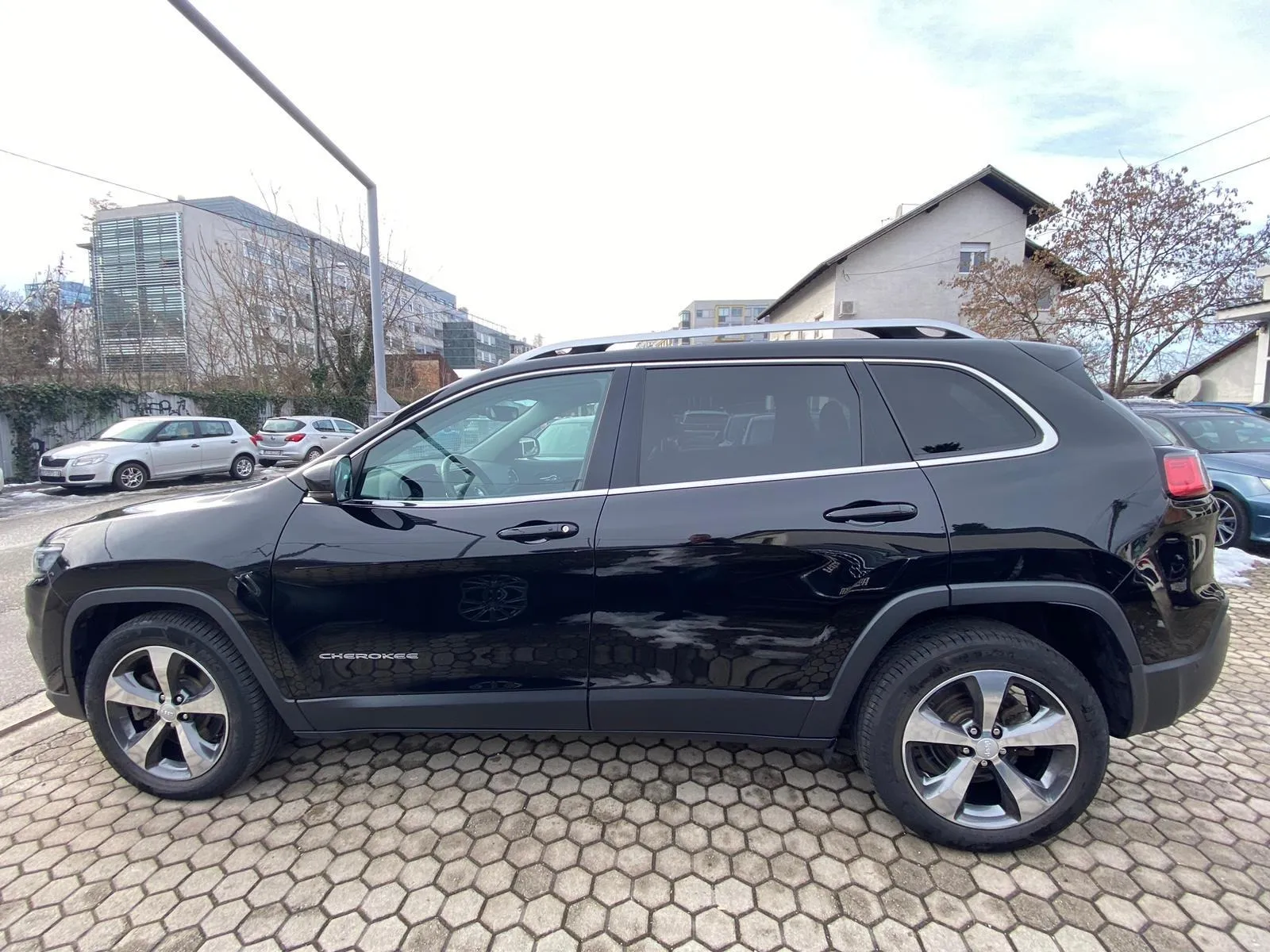 jeep cherokee 2,2 automatik limited 4x4, navi, kamera, 4x garancija!!! - slika 6