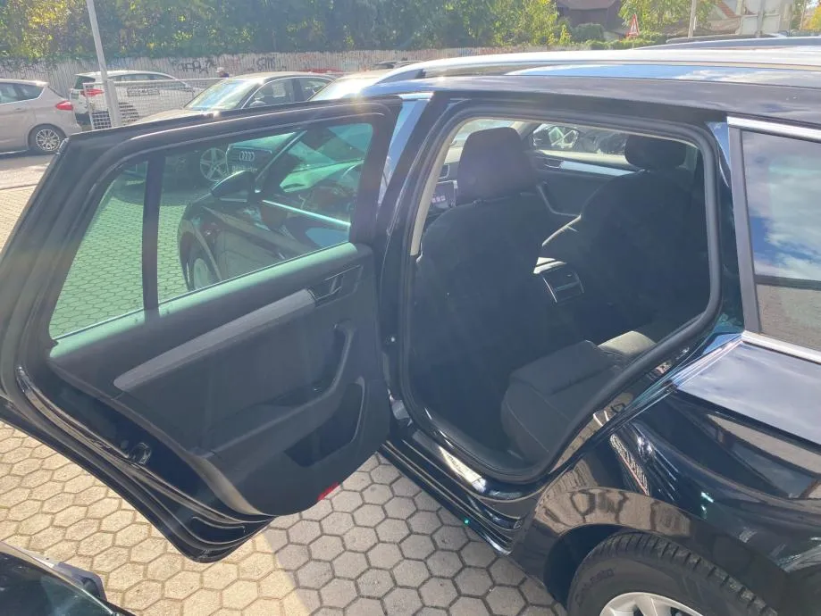 škoda superb combi 1,4 tsi plug-in hybrid executive dsg 4xgarancije - slika 23