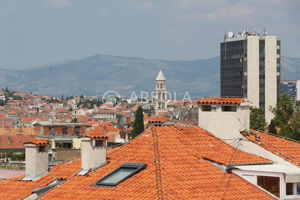 split, firule - dvosoban stan s pogledom na more, 100 m2 - slika 23