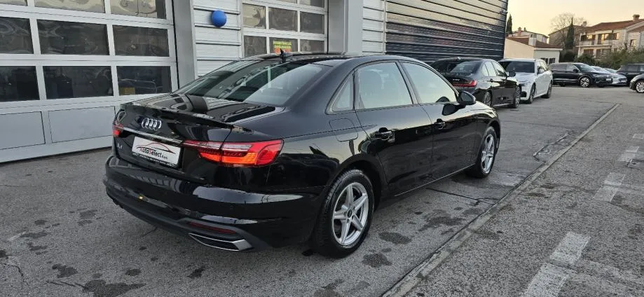 audi a4 30 tdi - 2022 - redizajn - navi - led - reg 1 god !!! - slika 4