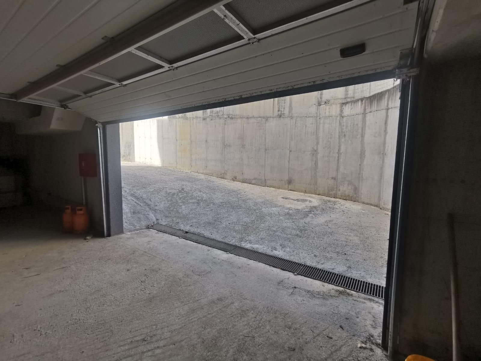garaza kastel luksic 250 m2 - slika 11