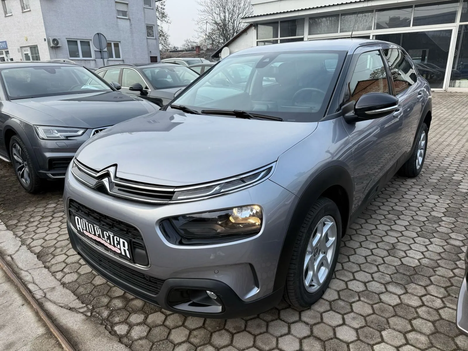 citroën c4 cactus 1,2 puretech, automatik, park senzori, 4x garancija! - slika 2
