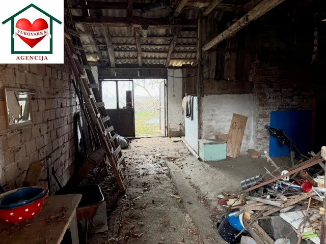 vukovar, sajmište 194 kuća 40m2 i 3 p.z. na ok. 1079 m2 - slika 17
