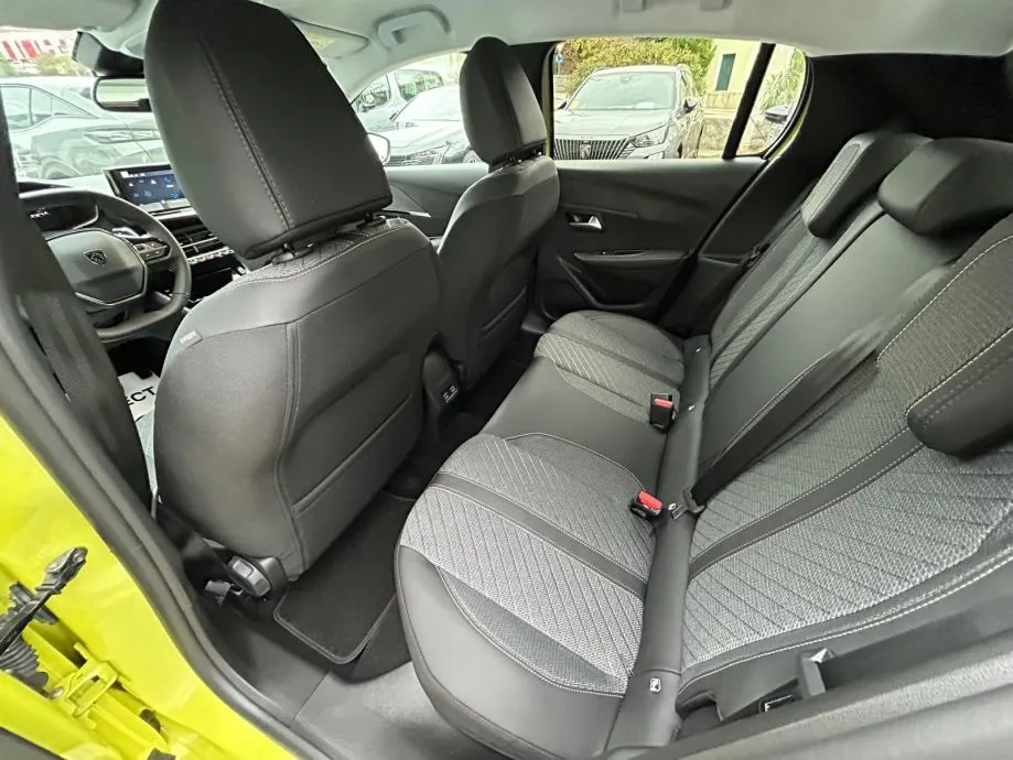 peugeot 208 allure hybrid 110 e-dcs6 - slika 12