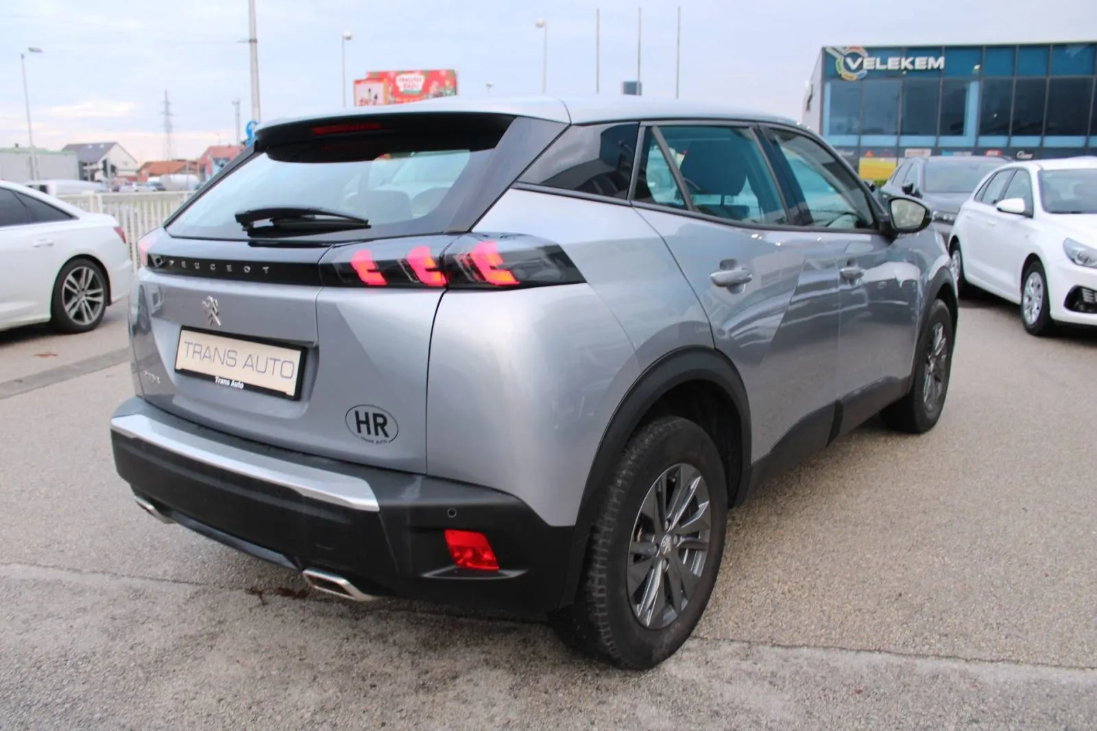 peugeot 2008 1.2 puretech automatik *led, navigacija* - slika 5