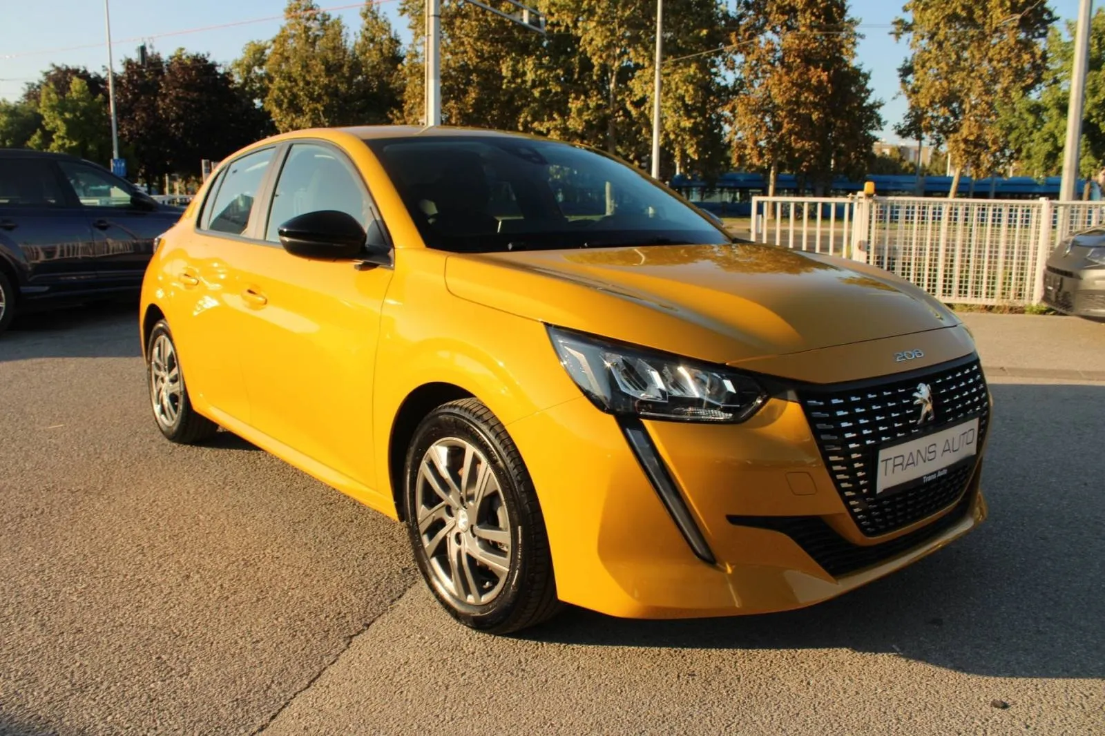 peugeot 208 1.2 puretech 100 - slika 3