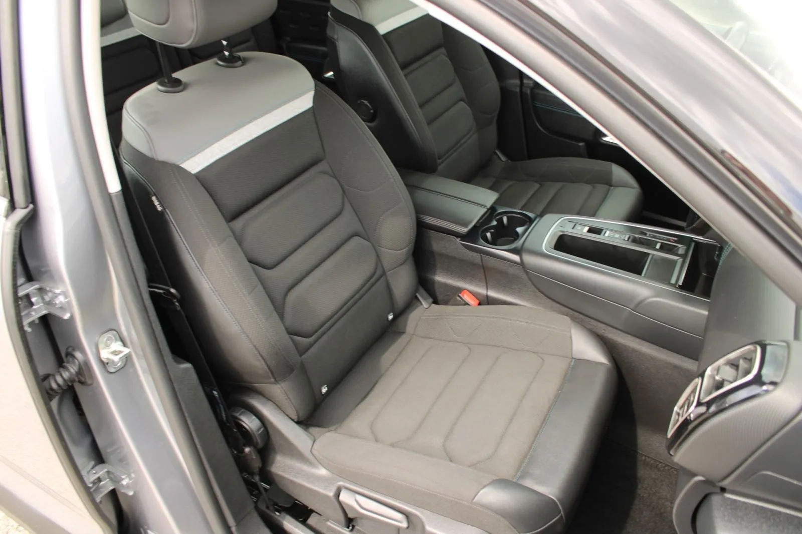 citroën c5 aircross 1.5 hdi automatik *led, navigacija* - slika 11