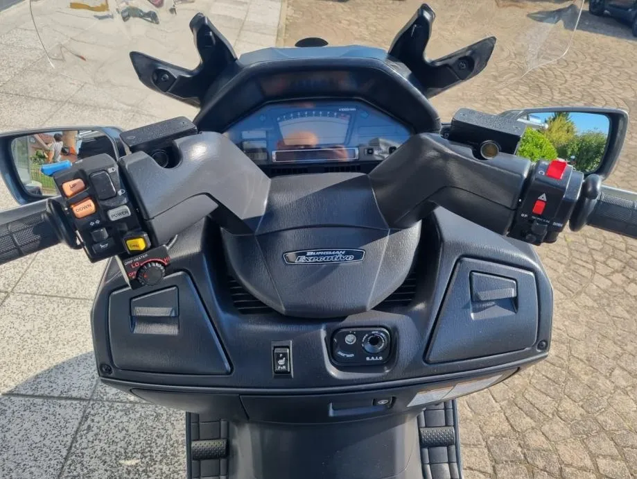 suzuki burgman 650 executive abs, 2009 god. - slika 16