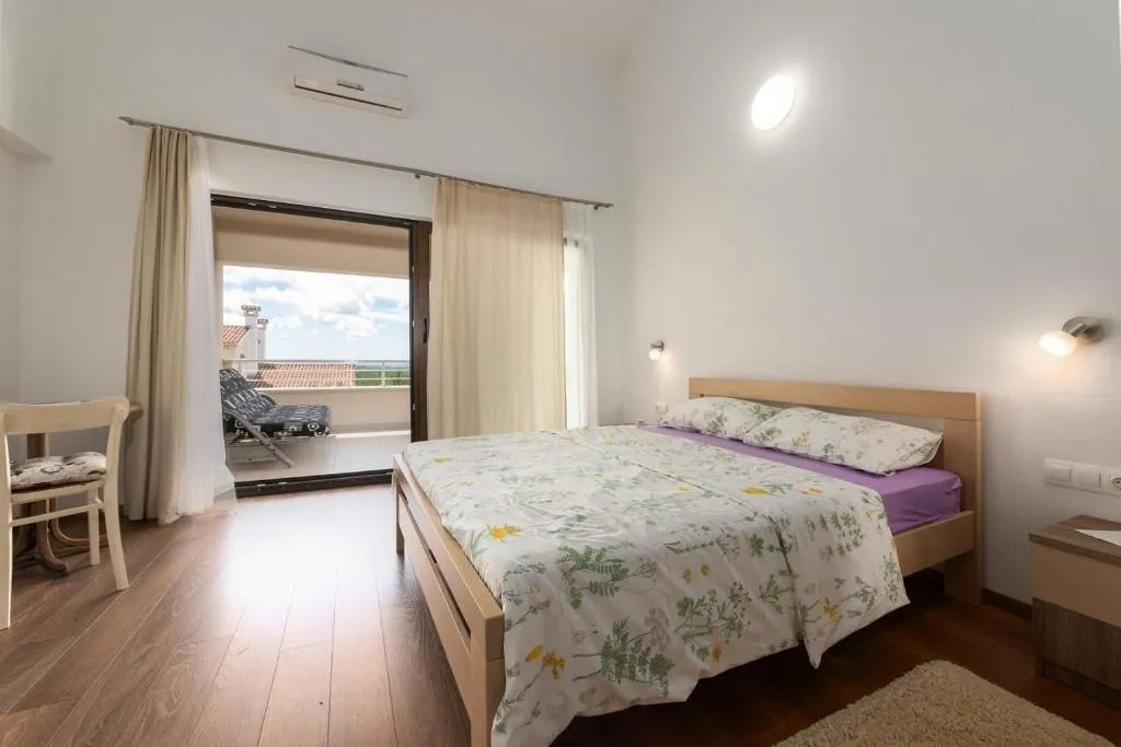 višnjan-vila na prodaji sa bazenom i pogledom na more (prodaja) - slika 17