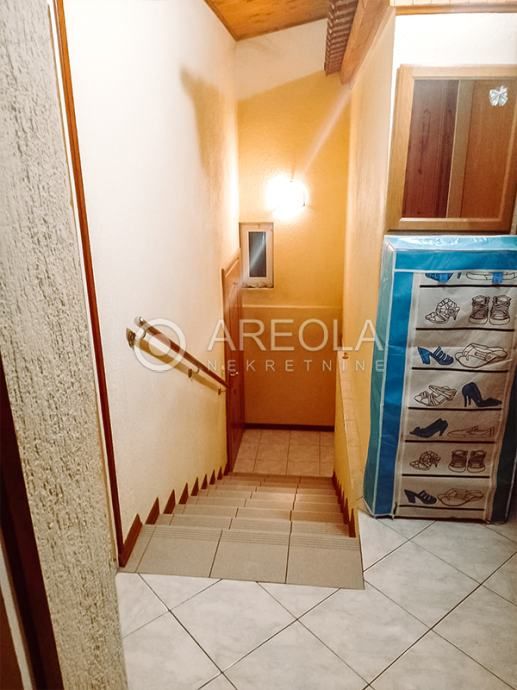 kaštel sućurac - komforan trosoban stan (terasa, roštilj, parking) - slika 18