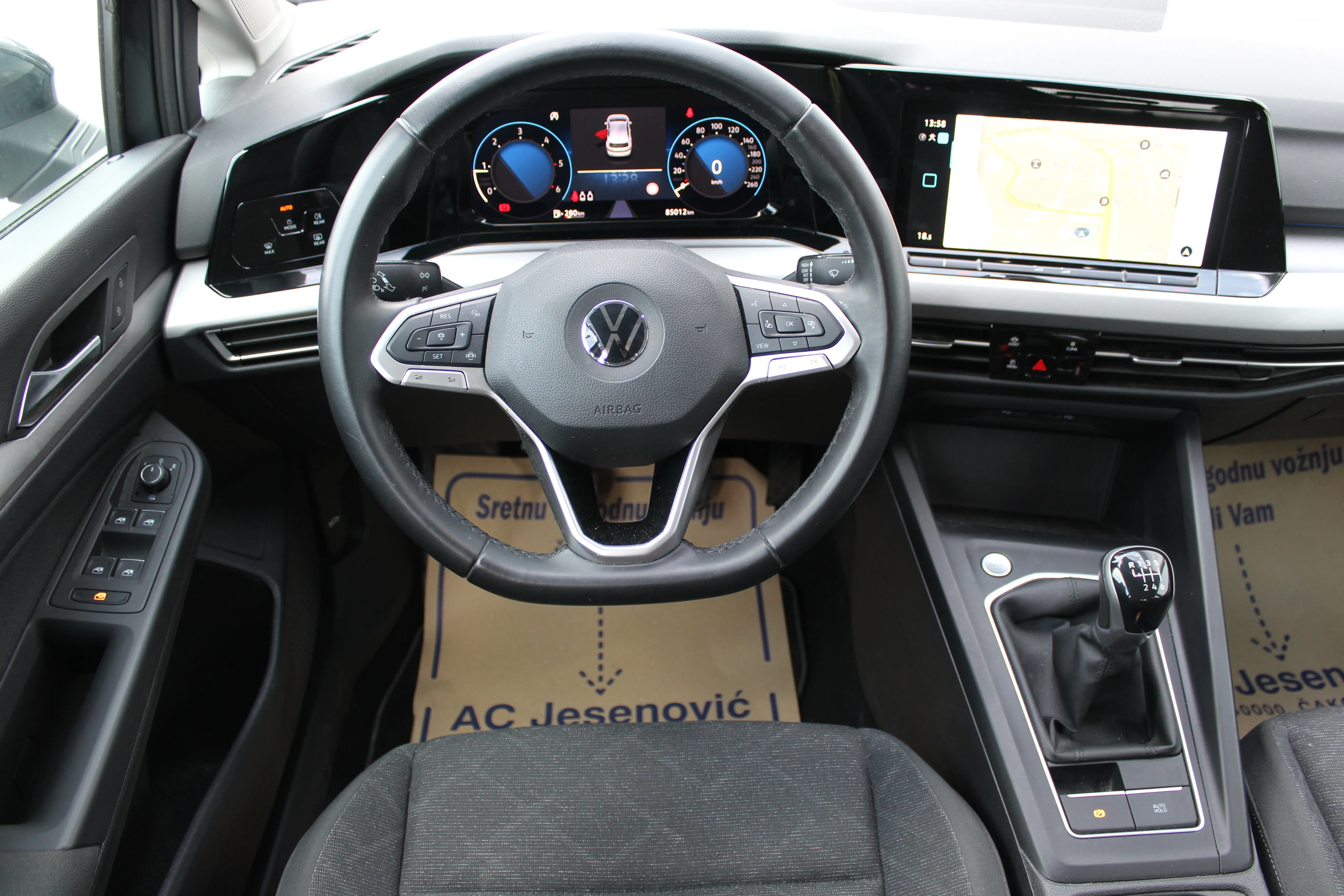 13131 volkswagen golf 2.0 tdi life - slika 10