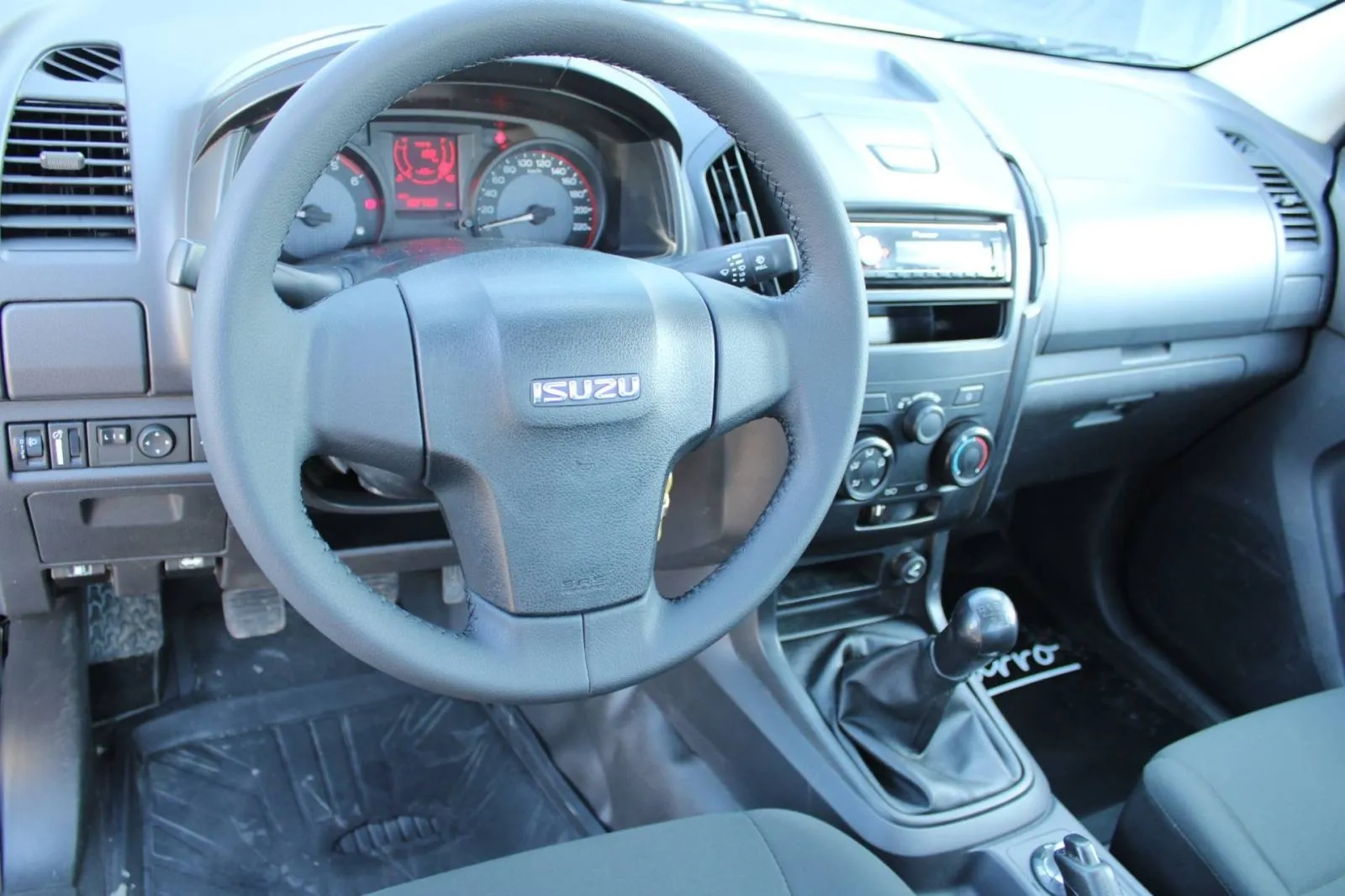 isuzu d-max 1.9d 4x4 pick-up, 2019 god. - slika 11
