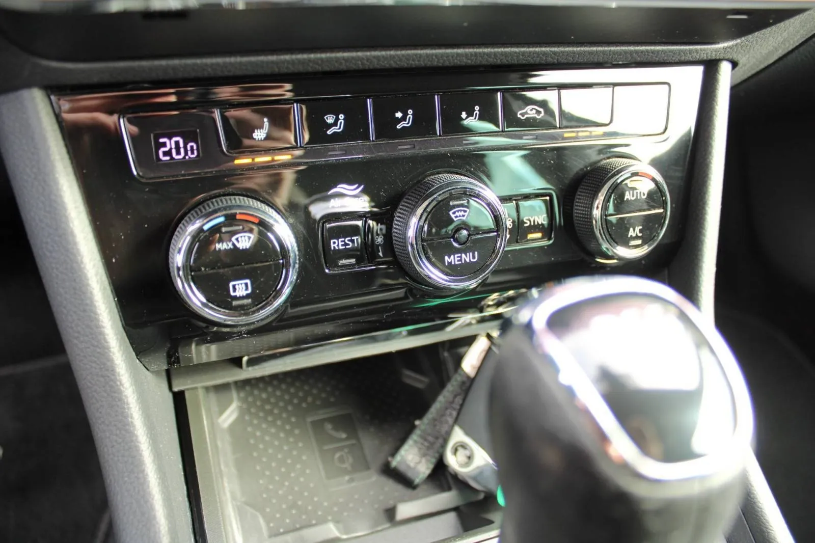 škoda superb combi 1.4 tsi iv automatik *led, navigacija, kamera* - slika 14