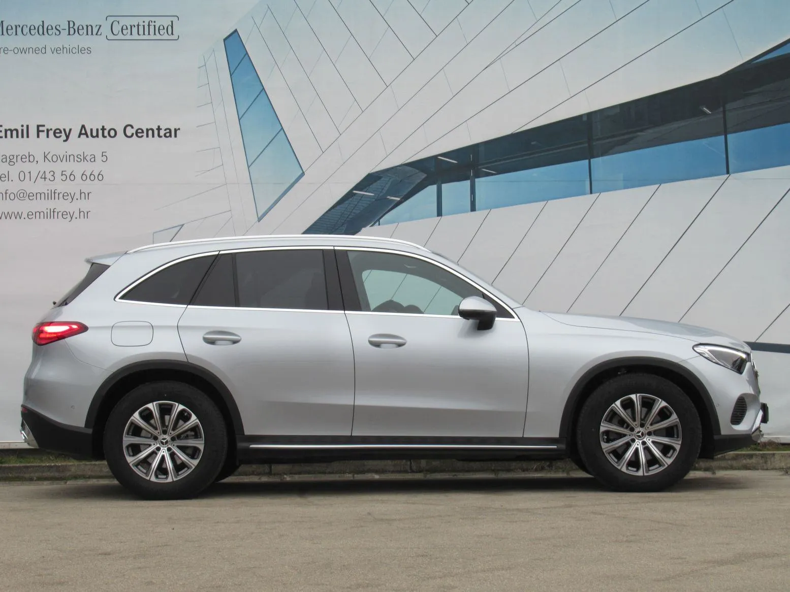 mercedes-benz glc 220 d 4matic avantgarde advanced plus - slika 6