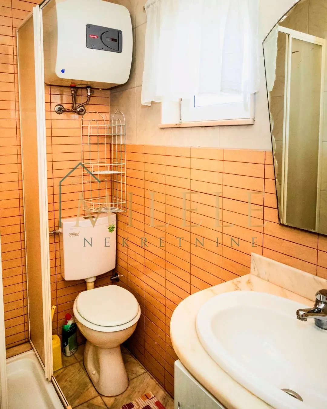 kuća sa 3 apartmana rogoznica - slika 13