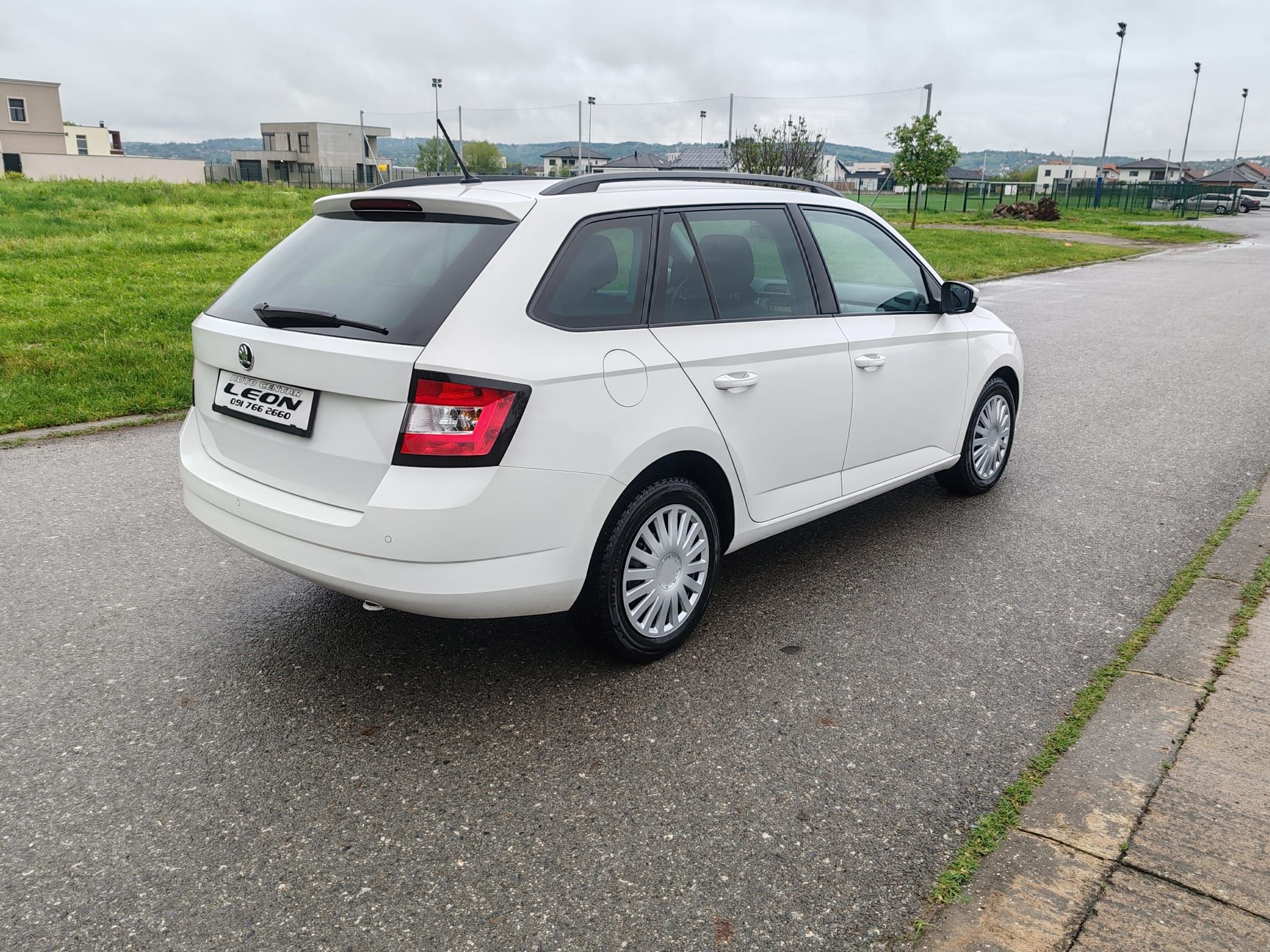 škoda fabia combi 1,4 tdi , 2015 g. 179000 - slika 4