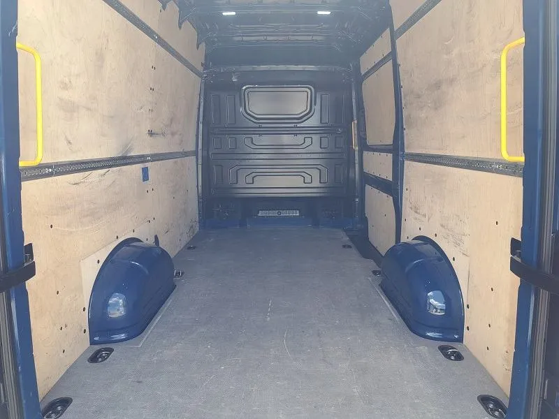 volkswagen crafter 2.0 tdi*140ks*klima*park.senzori*tempomat* - slika 8