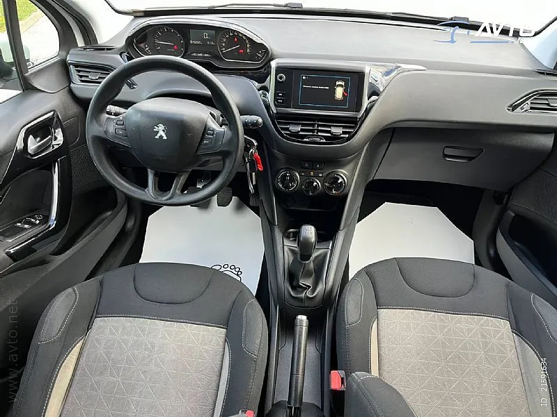 peugeot 208 1.2 puretech active-1 vl.-45.000 km-navi - slika 10