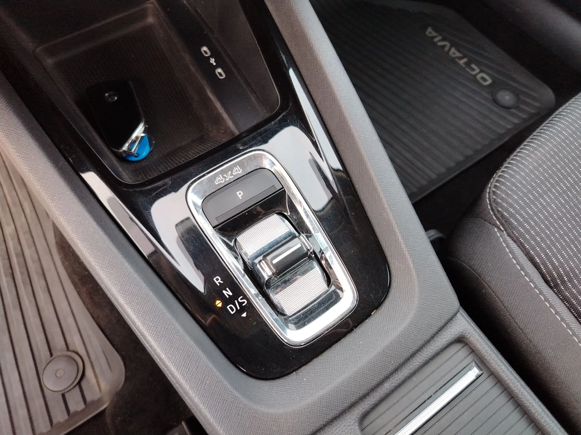 škoda octavia 2.0 tdi dsg 4x4 ambition - slika 14
