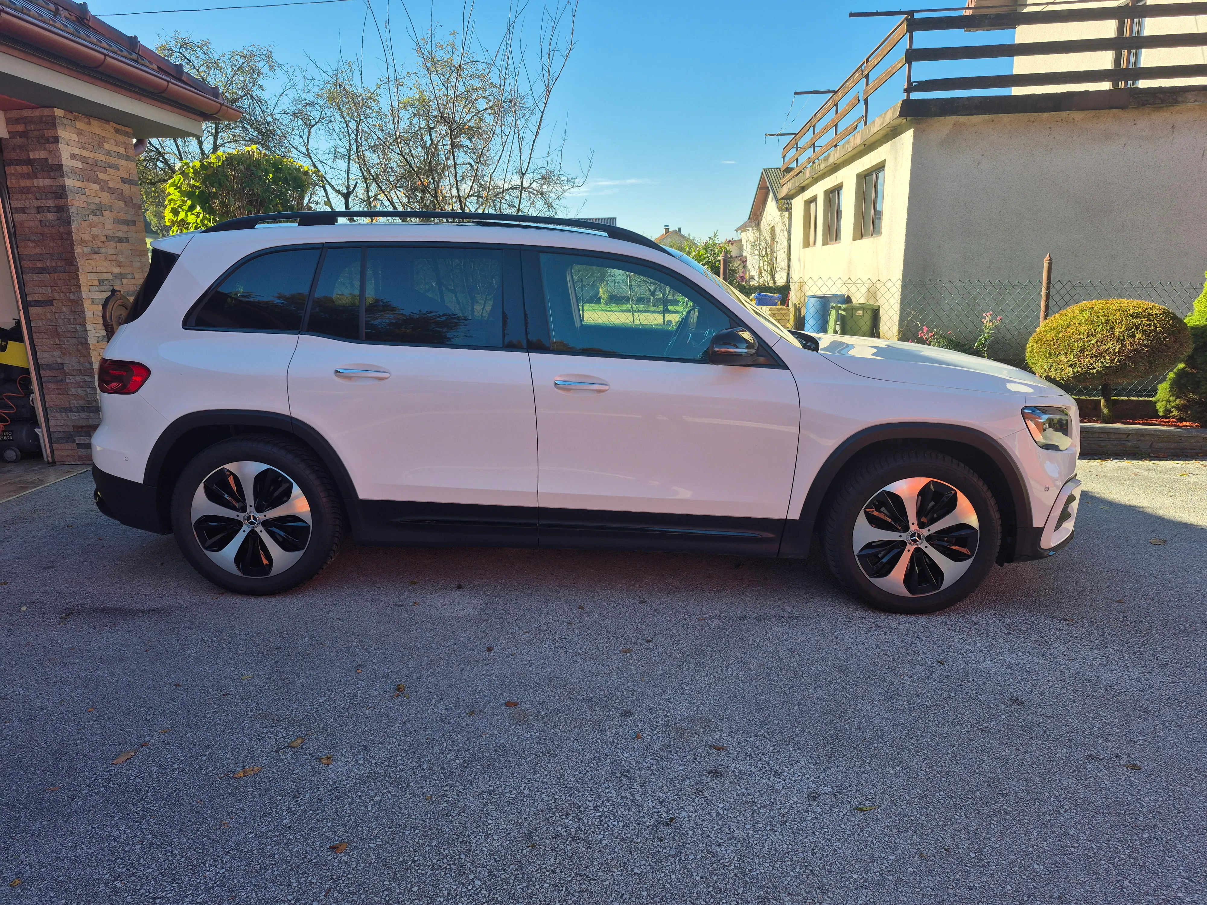 mercedes glb 200d-amg - slika 18