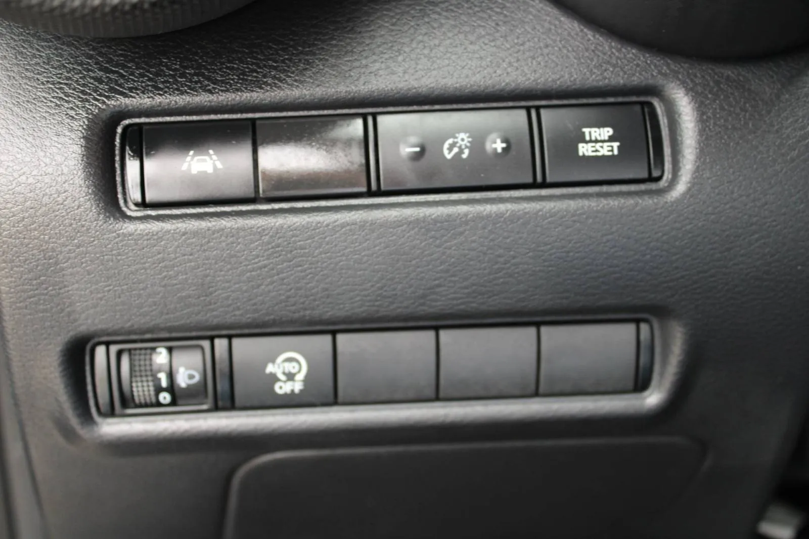 nissan juke 1.0 dig-t *led, navigacija, kamera* - slika 14