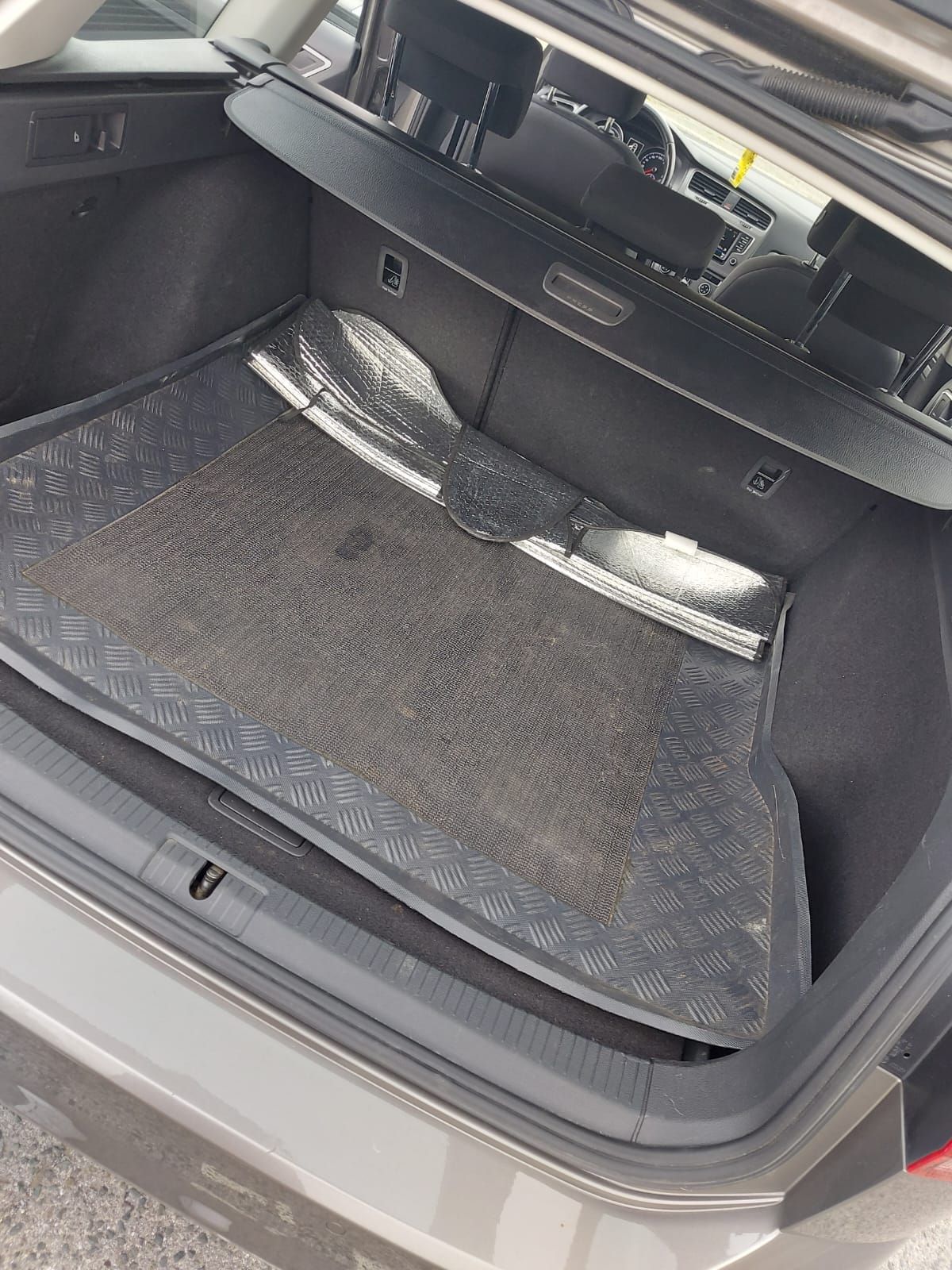 prodajem vw golf 7 karavan 2016g - slika 4