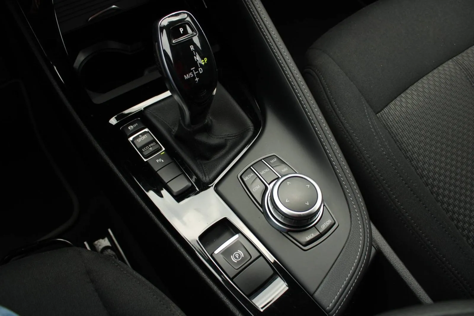bmw x2 sdrive 18i automatik *led, navigacija, kamera* - slika 16