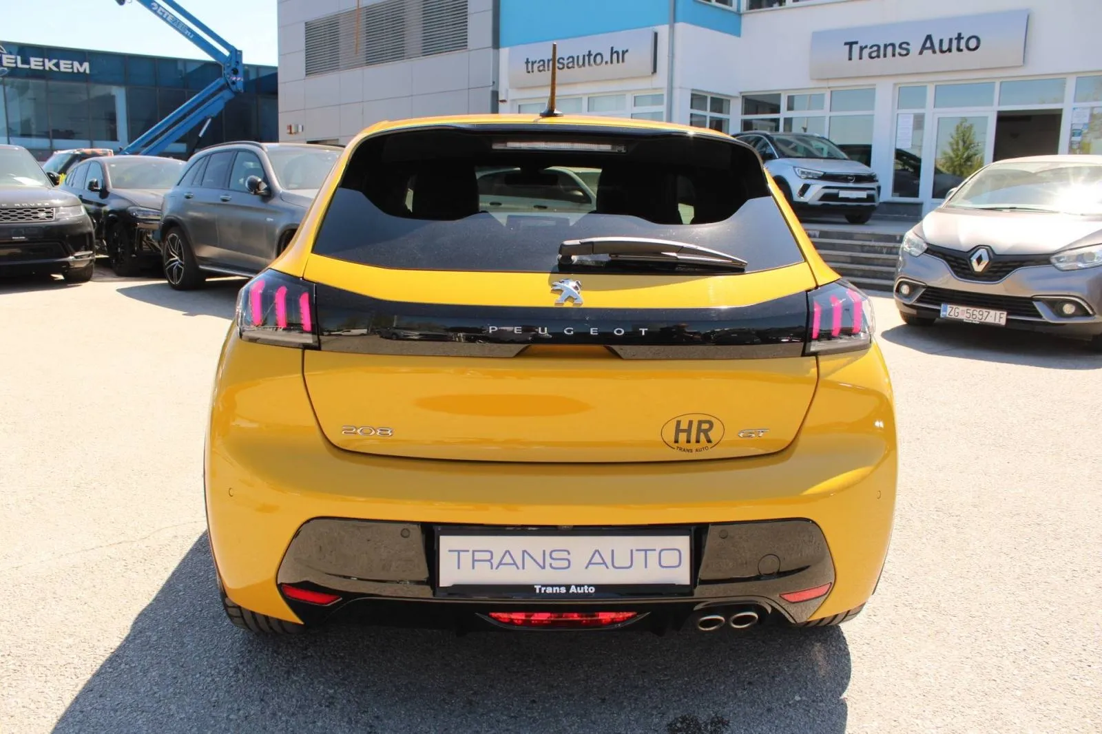 peugeot 208 1.2 130ks gt line automatik *panorama,led,kamera* - slika 6