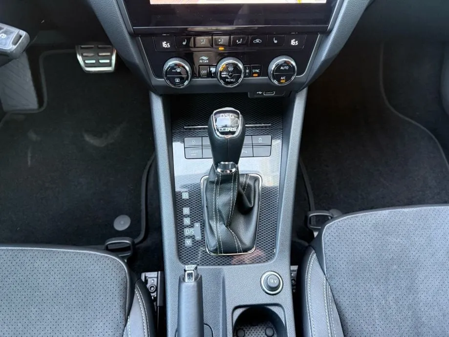 škoda octavia 2.0tsi dsg vrs 245ks °velika navi°ambiente l.°reg:2/2027 - slika 15