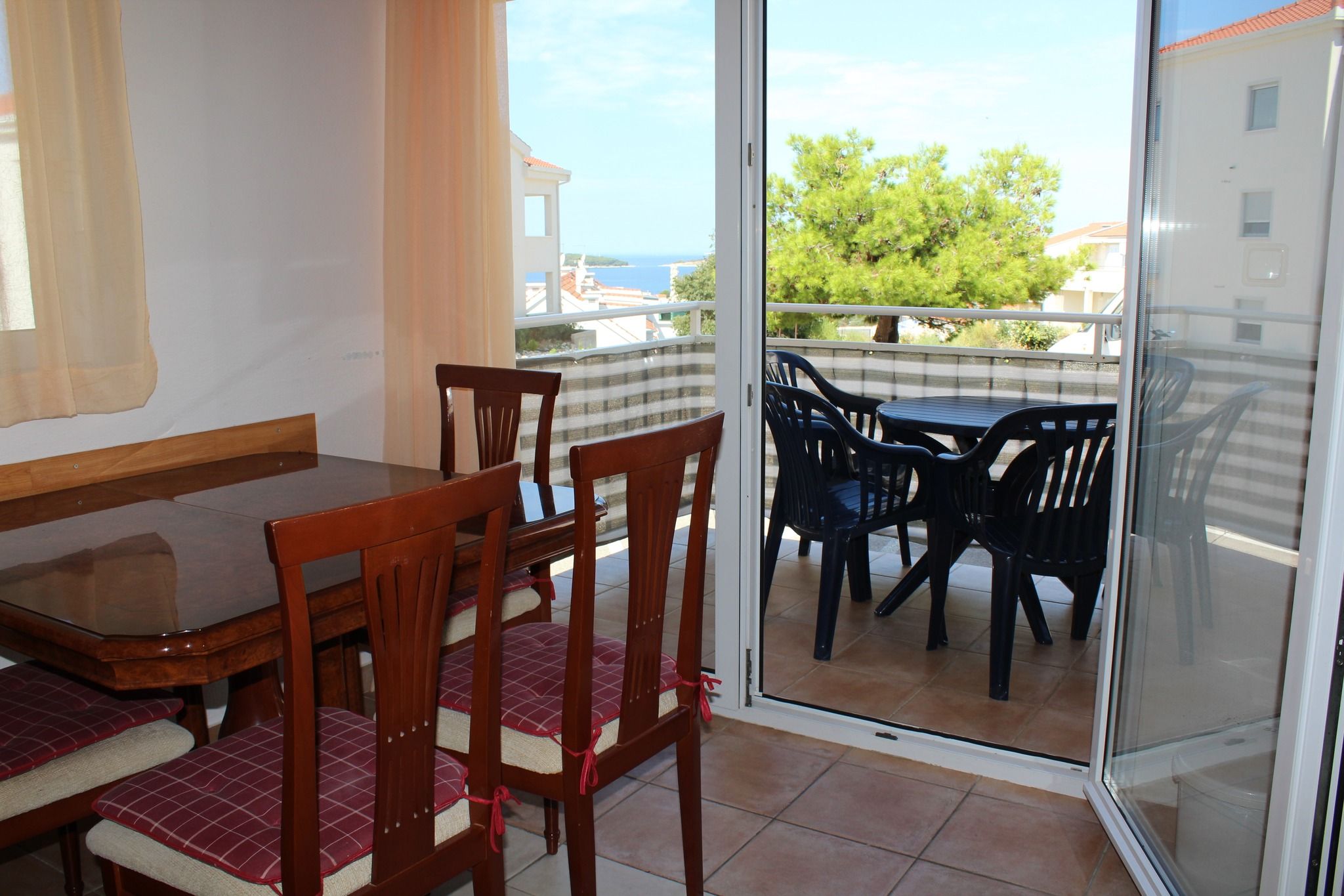 apartman mario rogoznica 2+2 - slika 8