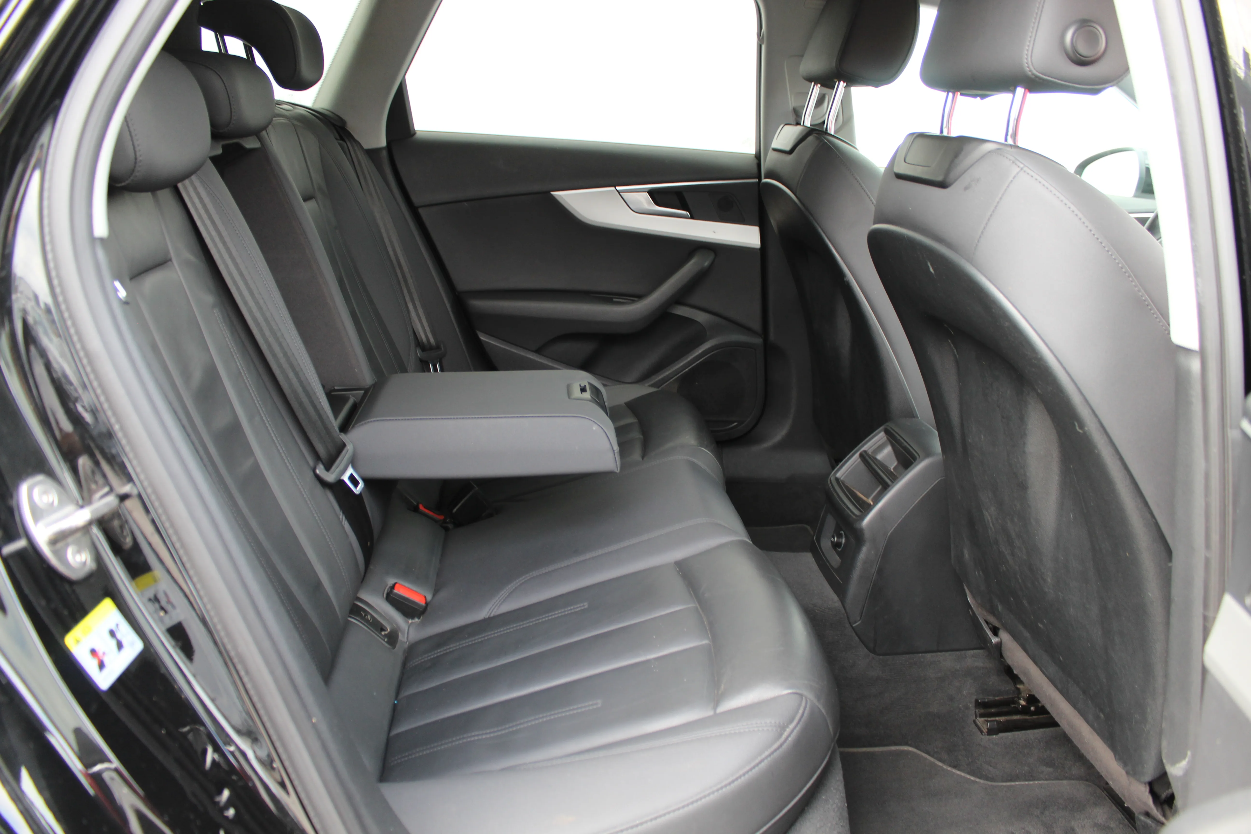 13178 audi a4 avant 30tdi s tr - slika 12