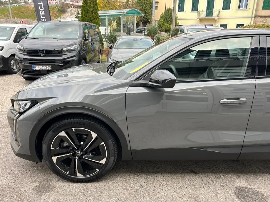 peugeot 408 hybrid 145 e-dcs6 - 2025. - 14.000 km - reg. 1 god! - slika 7
