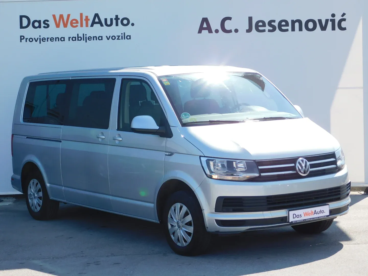 08354 vw caravelle comfortline 2.0 tdi dsg - slika 3