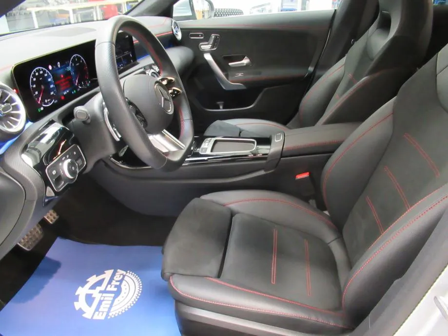 mercedes-benz cla 200 d amg line - slika 18