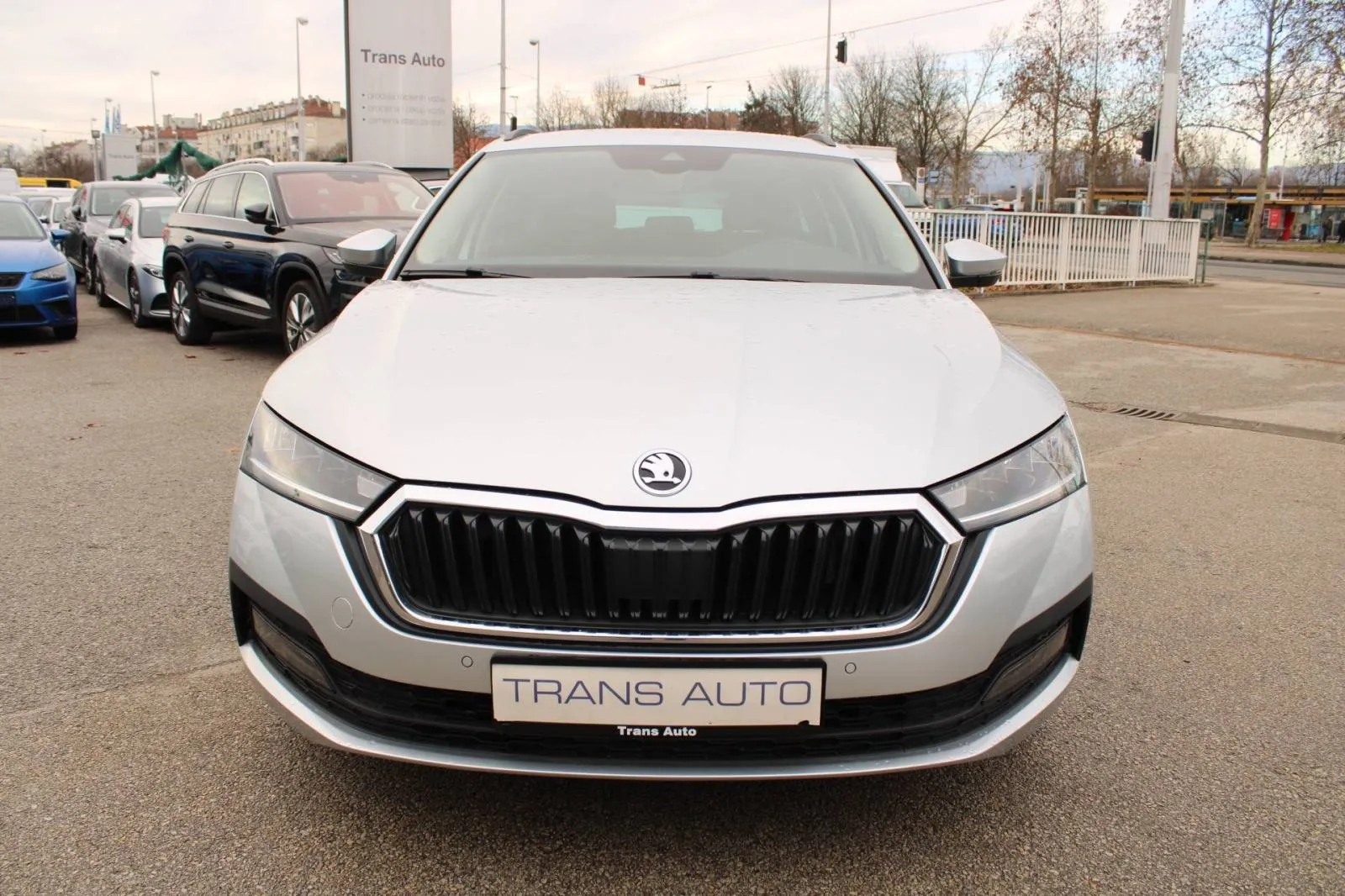 škoda octavia combi 2.0 tdi dsg 150ks *led, navigacija* - slika 2